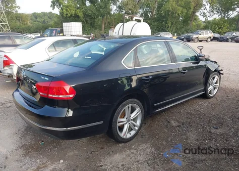 2015 Volkswagen Passat 1.8T Sel Premium из США, поврежденный, VIN 1VWCT7A39FC035792